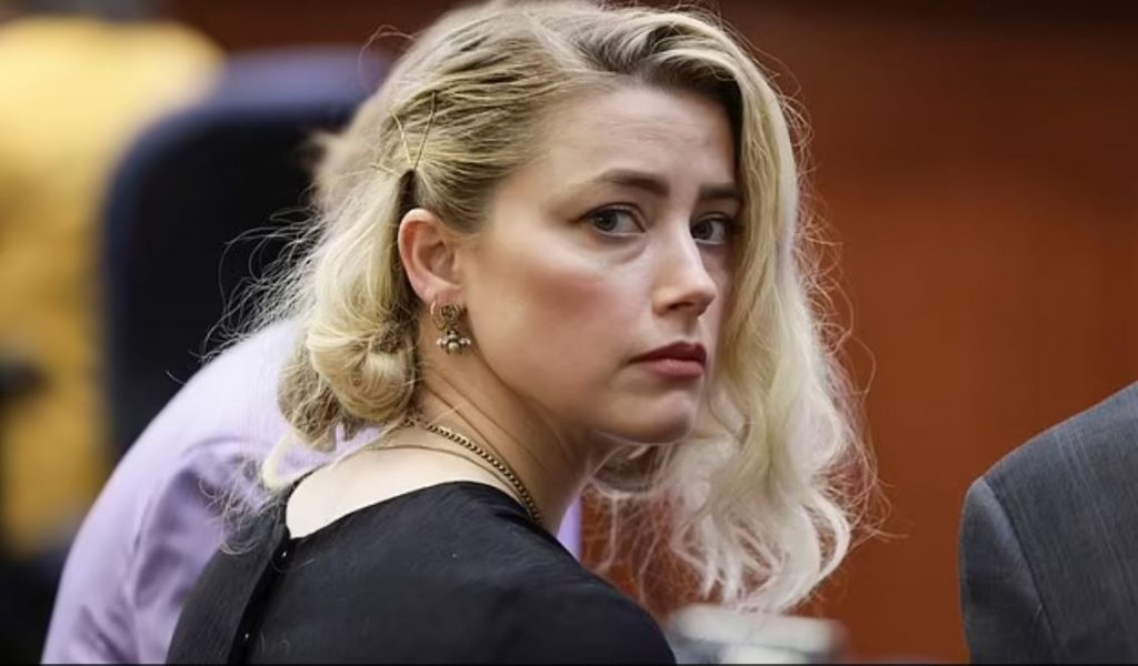 Social media users mock Amber Heard